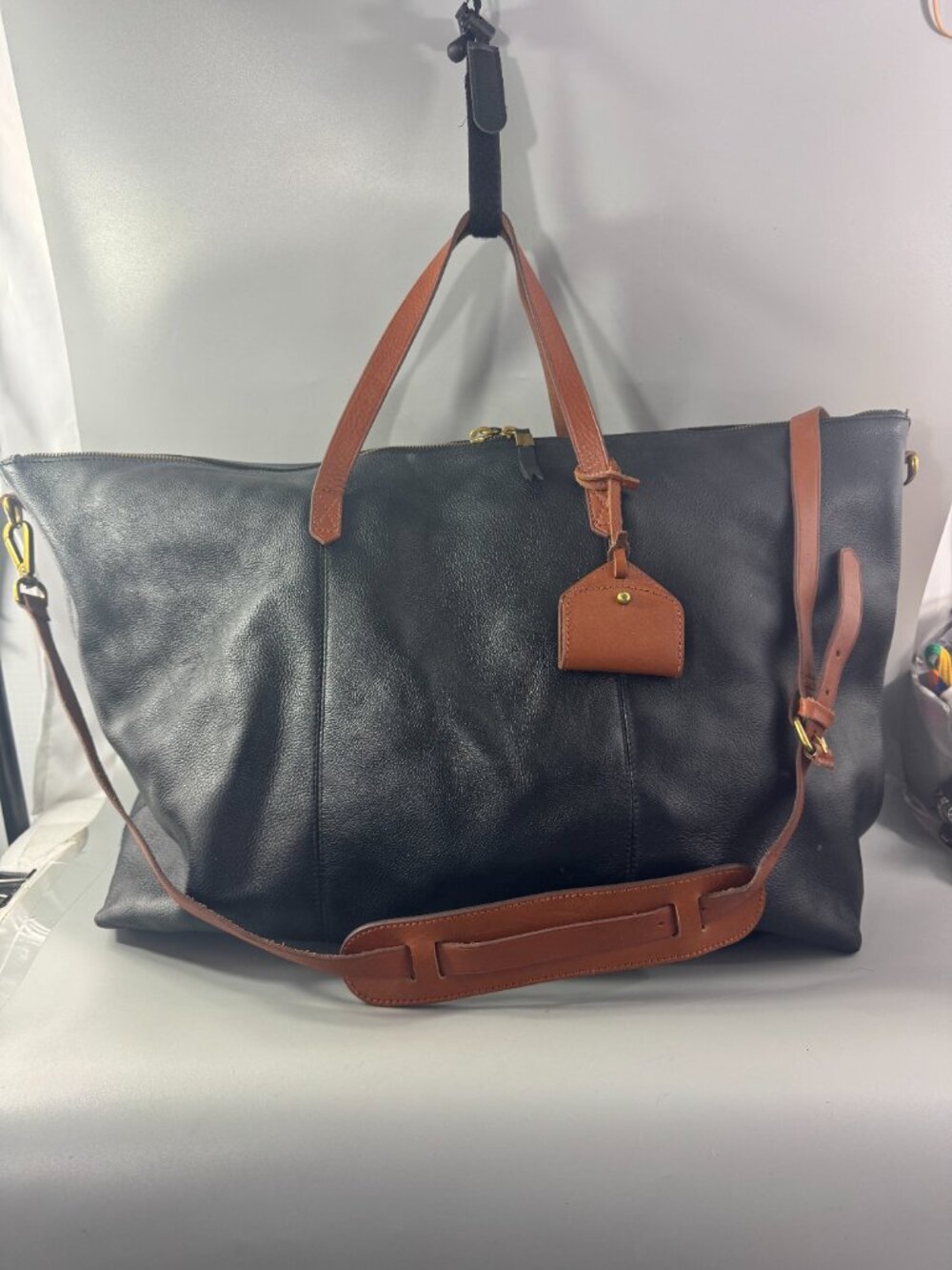 Madewell The Transport Weekenderin in True Black - Picture 2 of 15